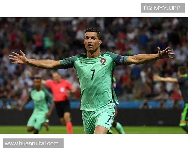 拿花的足球明星在绿茵场上绽放光彩与激情的完美结合